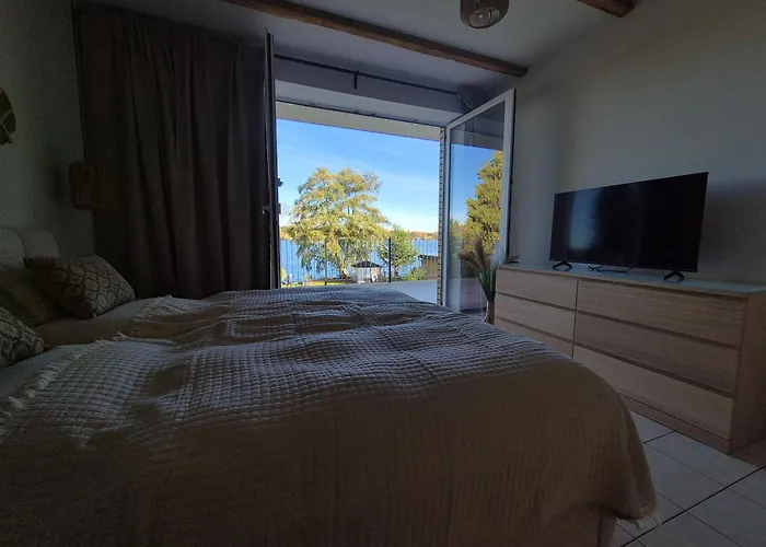 Monteurzimmer 6 Mit Seeblick منزل للإقامة زيوثين