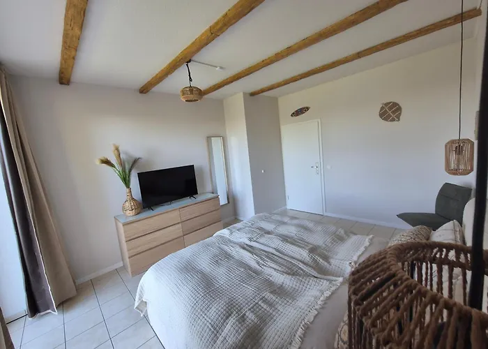 Monteurzimmer 6 Mit Seeblick * زيوثين