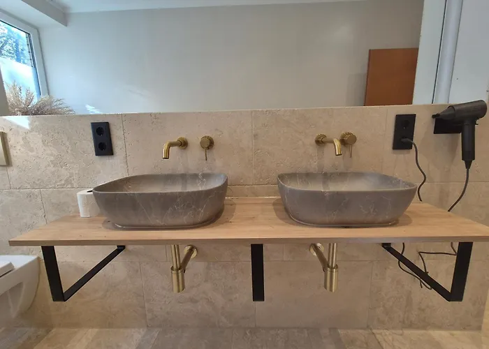 Monteurzimmer 6 Mit Seeblick منزل للإقامة زيوثين